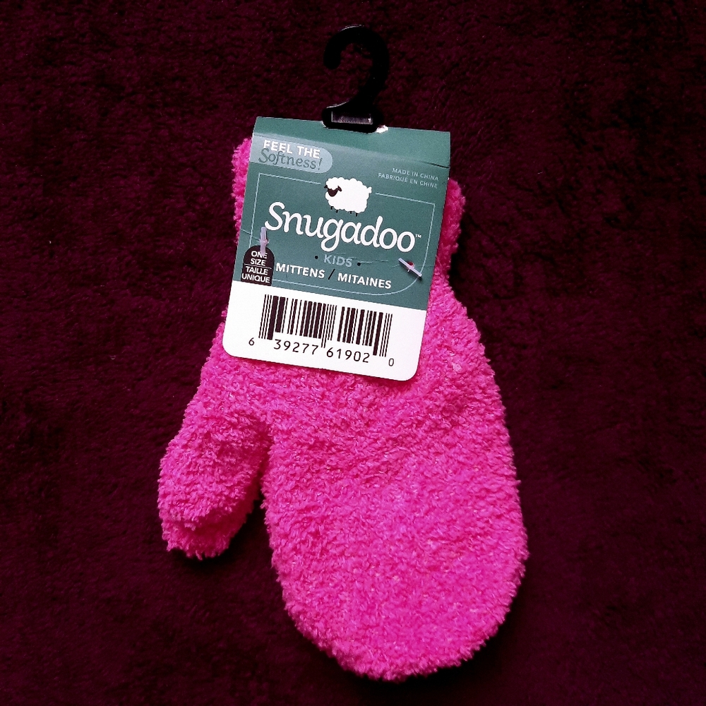 NWT Smugadoo Kids Pink Mittens